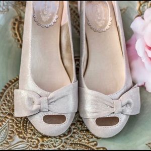 Joyfolie Mia pale gold flats NEW 7.5